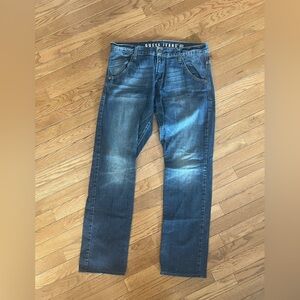 GUESS Men's Denim jeans size 33 rebel style straight leg . New condition